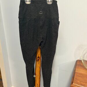 Beyond Yoga size M Spacedye high waisted charcoal grey leggings